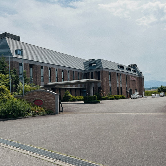 EH酒造の本社建物の外観